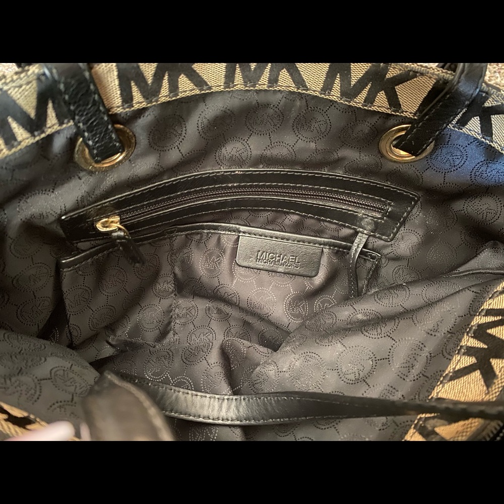 Michael Kors purse / TOTE - Picture 4 of 5